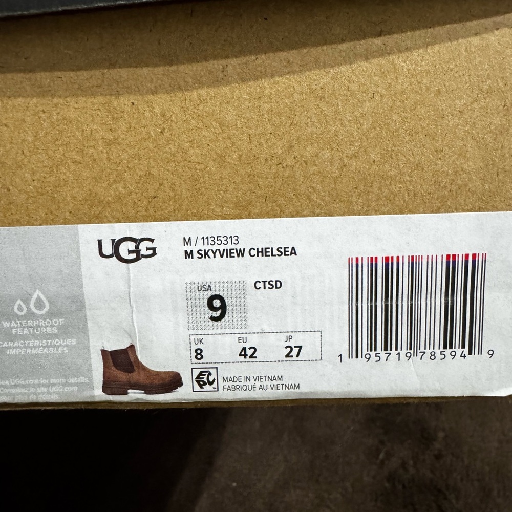 UGG Men's Skyview Brown Suede Chelsea Boots - Picture 6 of 7